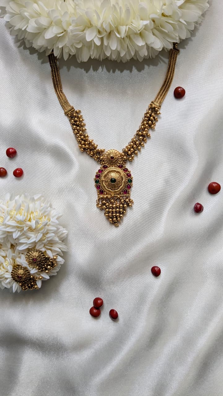 Antique Flower Necklace - UJ25C002
