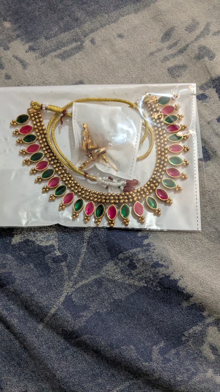 Classic Necklace Set - UJ25C008