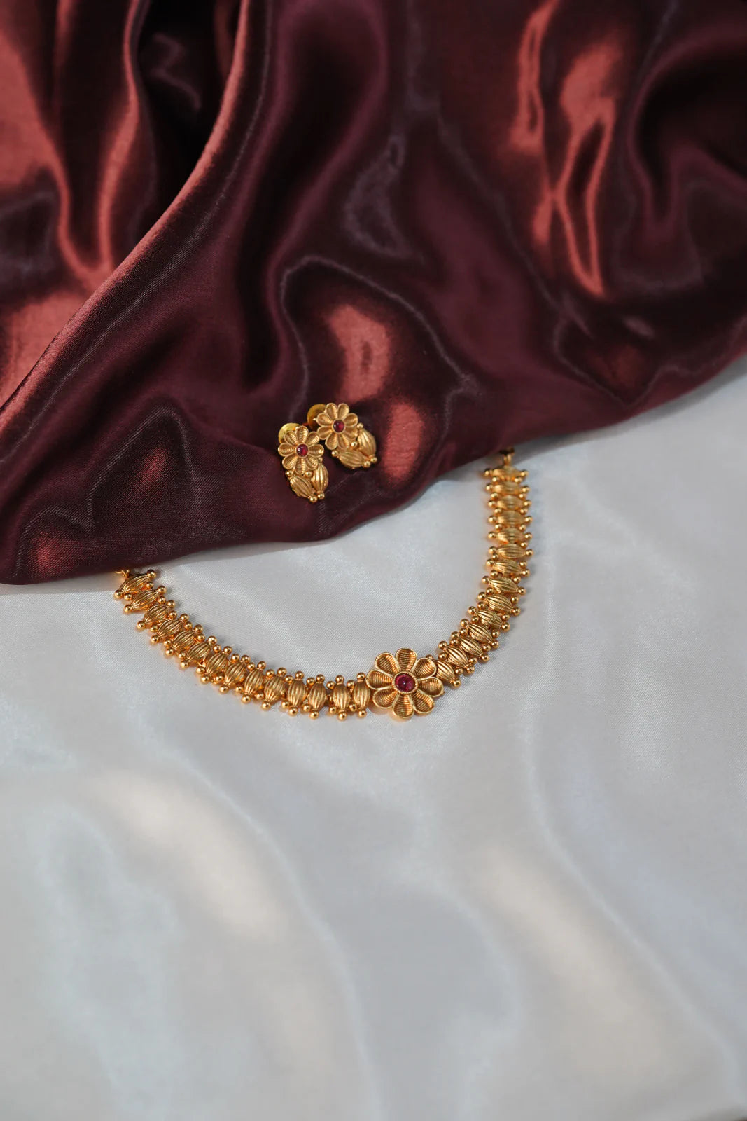 Single Flower Choker - UJ1014