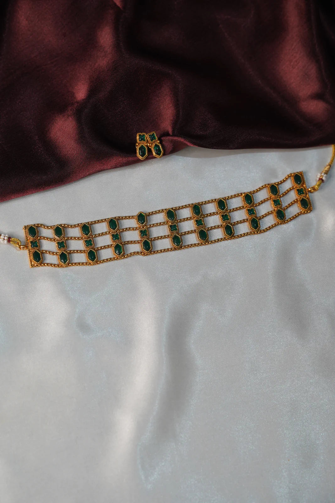 Antique Green Choker - UJ1018
