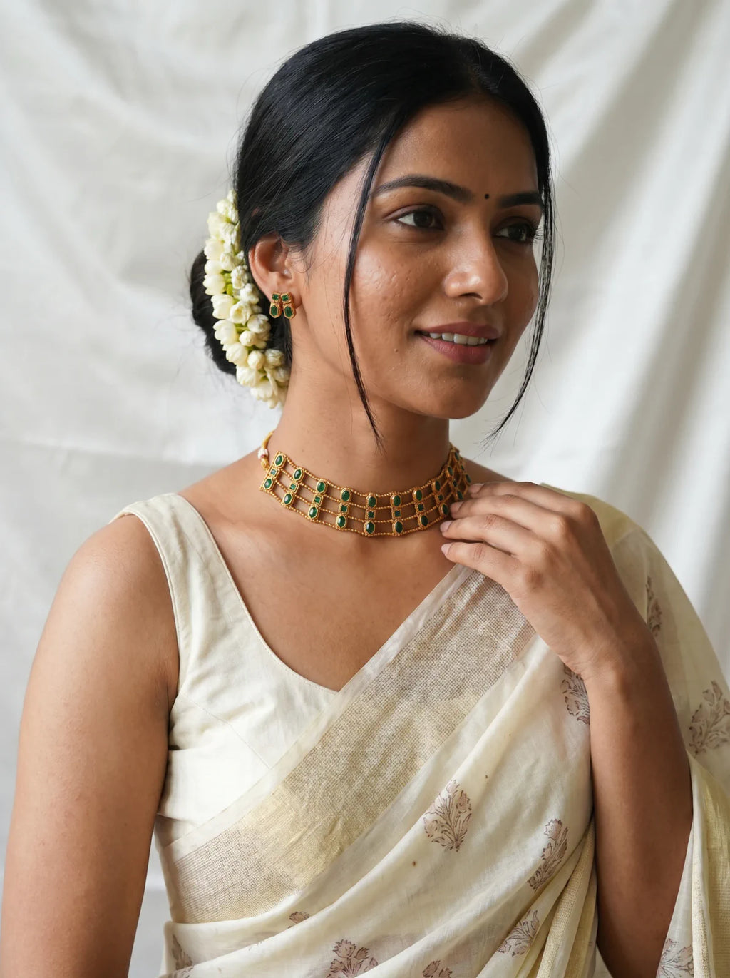 Antique Green Choker - UJ1018