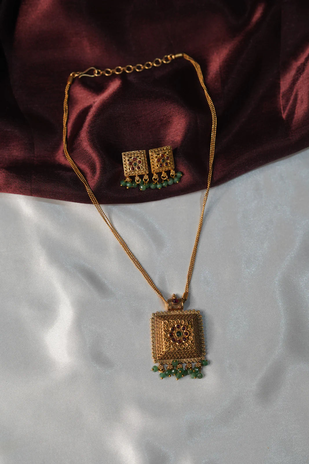 Simple Antique Haram - UJ1020