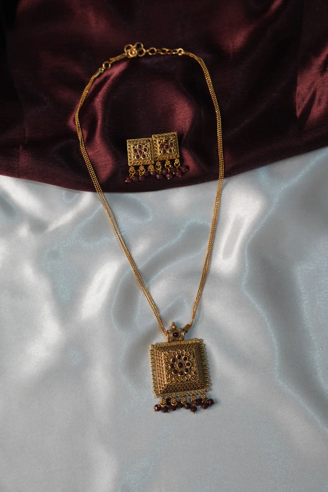 Simple Antique Haram - UJ1020