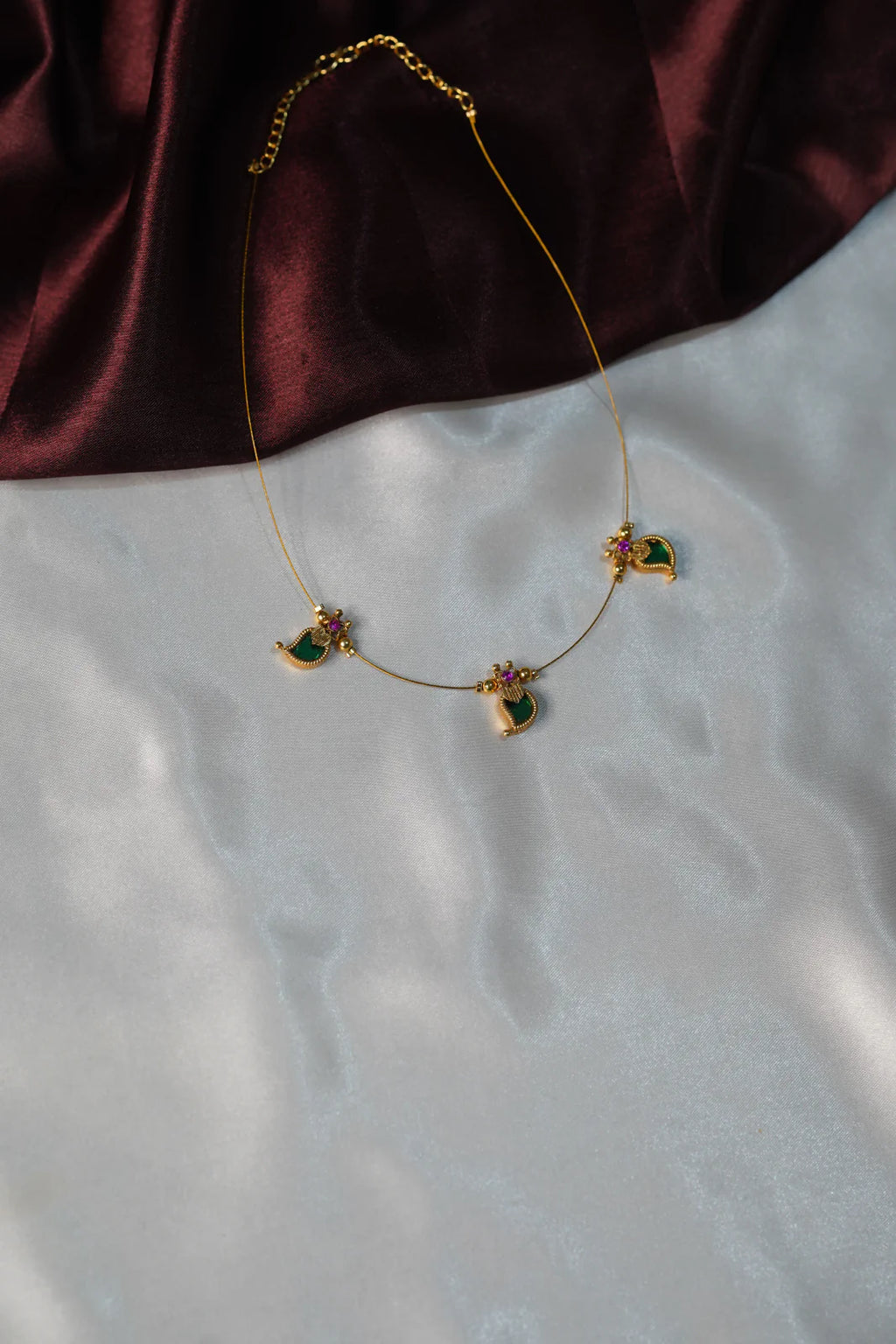 Invisible Chain - UJ1038