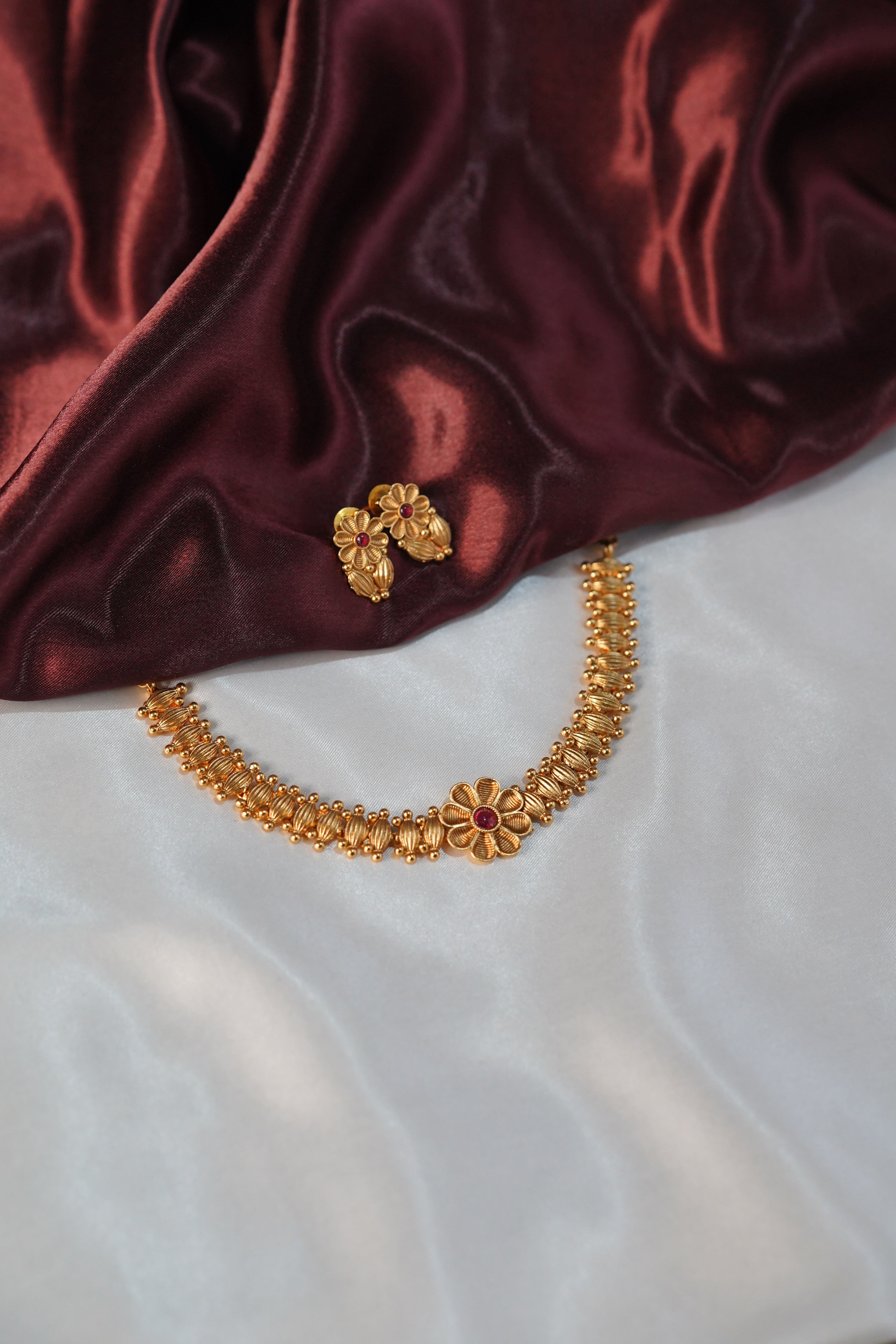 Single Flower Choker - UJ25C014
